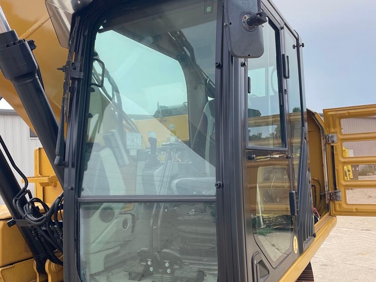 2018-caterpillar-318fl-image-39