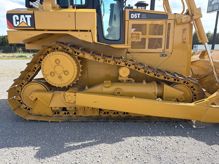 2007-caterpillar-d6t-xl-image-11