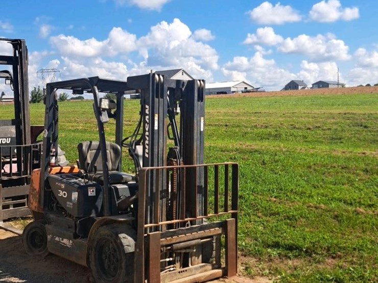 #307-•-doosan-30-pro-5-forklift*-image-14