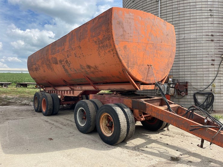 shop-built-10,000-gallon-manure-tank/running-gear-image-1
