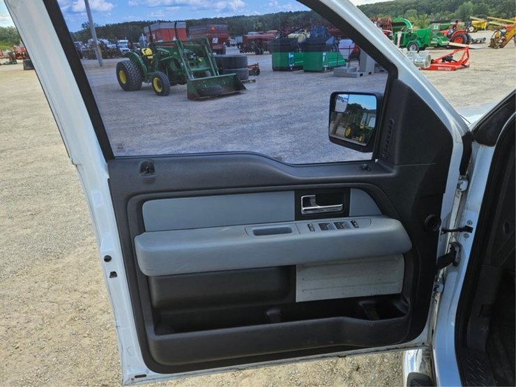 2012-ford-f150-xlt-image-25
