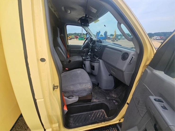 2019-ford-e450-image-33