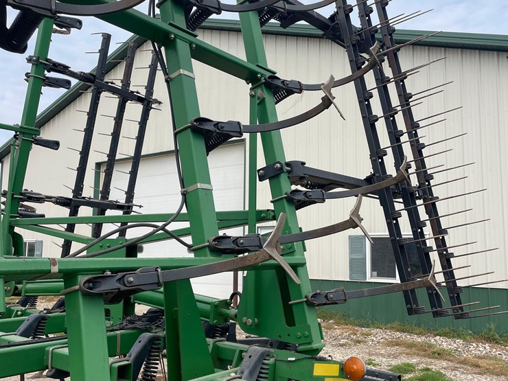john-deere-2210-image-10