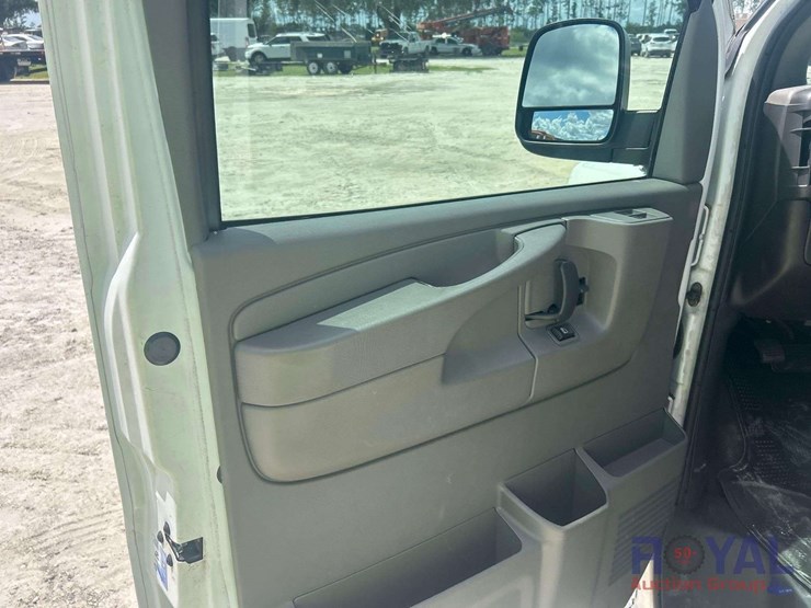 2008-chevrolet-express-passenger-van-image-13