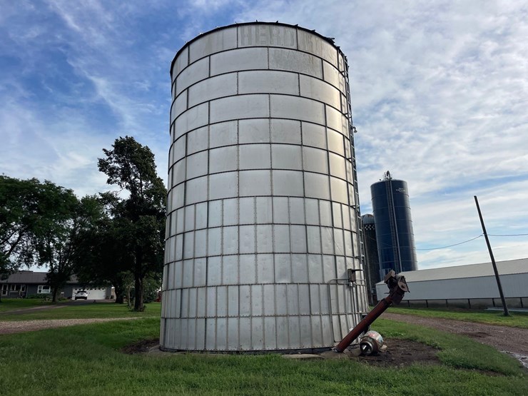 herd-king-10,000-bushel-grain-bin-image-1