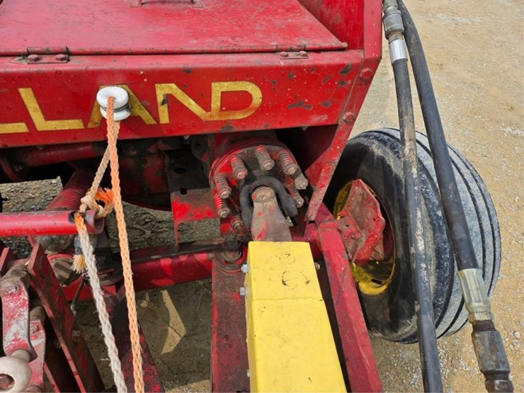 new-holland-770-image-22
