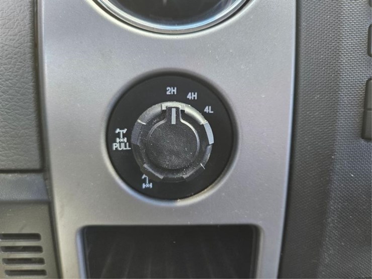 2012-ford-f150-xlt-image-35
