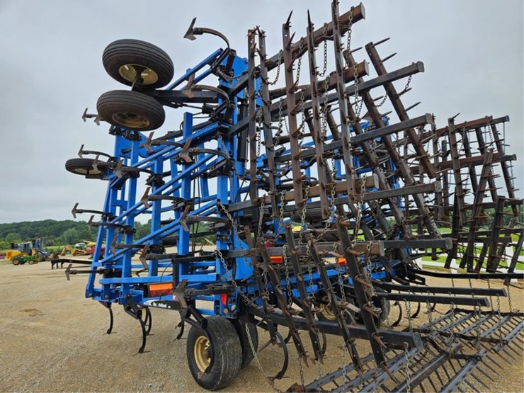 new-holland-st250-image-21