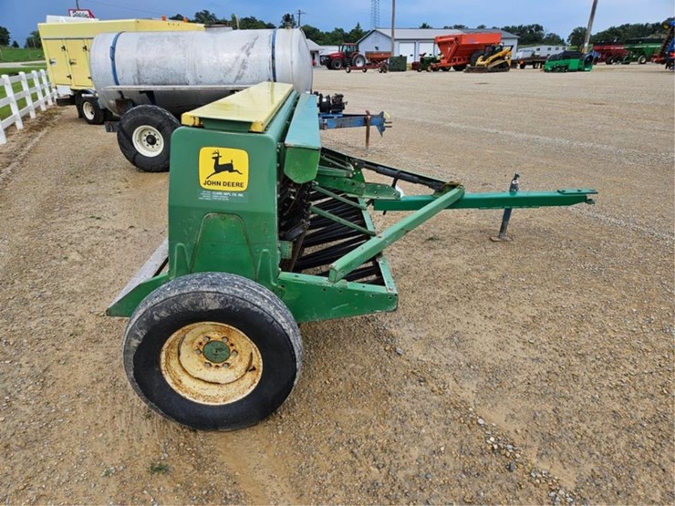 john-deere-8100-image-6