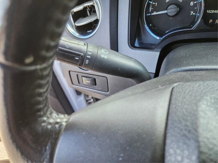 2012-ford-f150-xlt-image-29