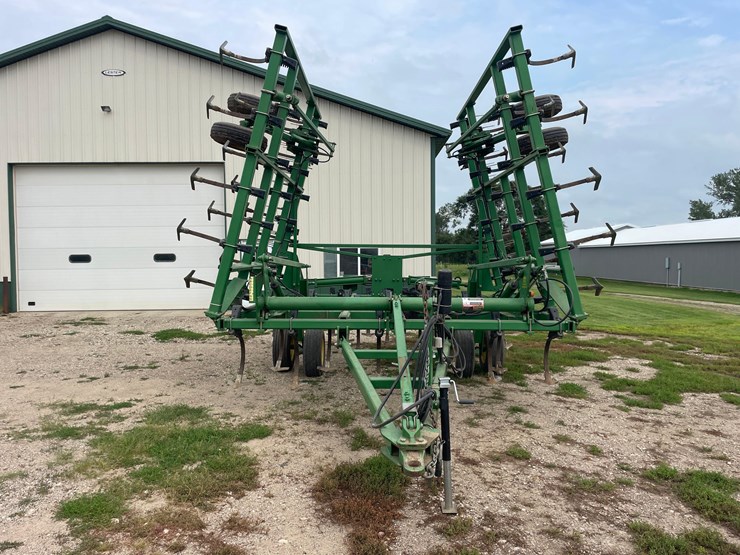 john-deere-2210-image-3
