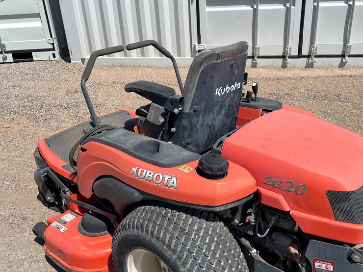 #2005-•-kubota-zero-turn-mower-image-25