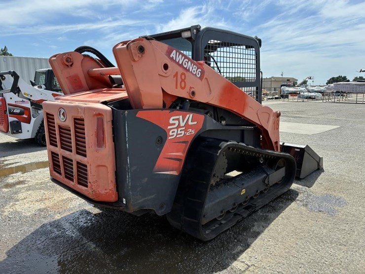 2018-kubota-svl95-2s-image-3