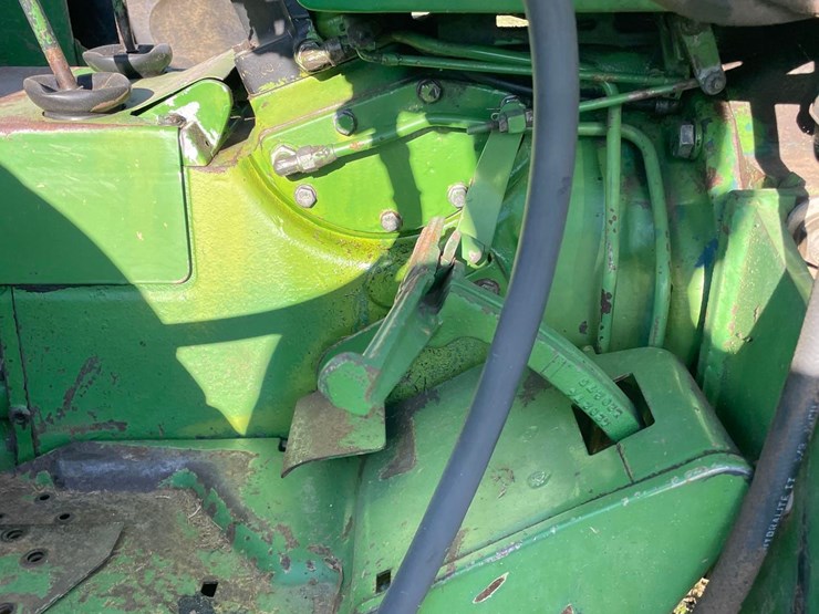 john-deere-2040-image-37