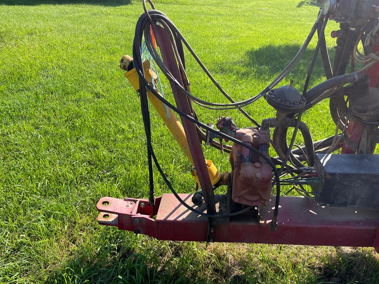 #5476-•-500-gallon-hardi-pull-behind-sprayer-image-14