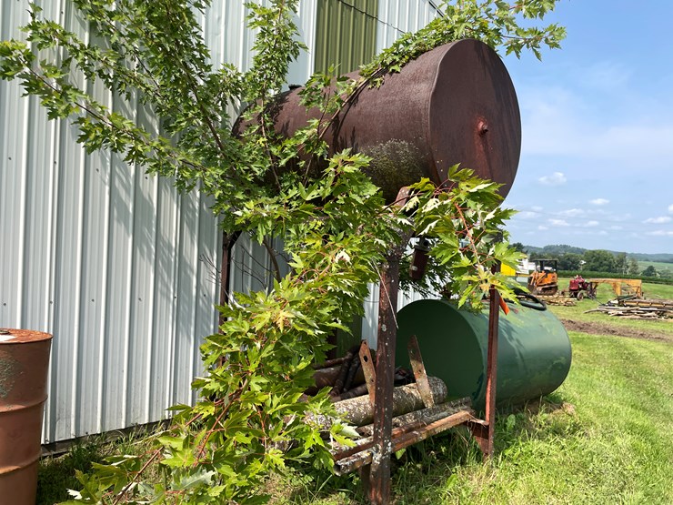 #5494-•-s.o.-company-metal-fuel-tank-on-metal-stand-image-2