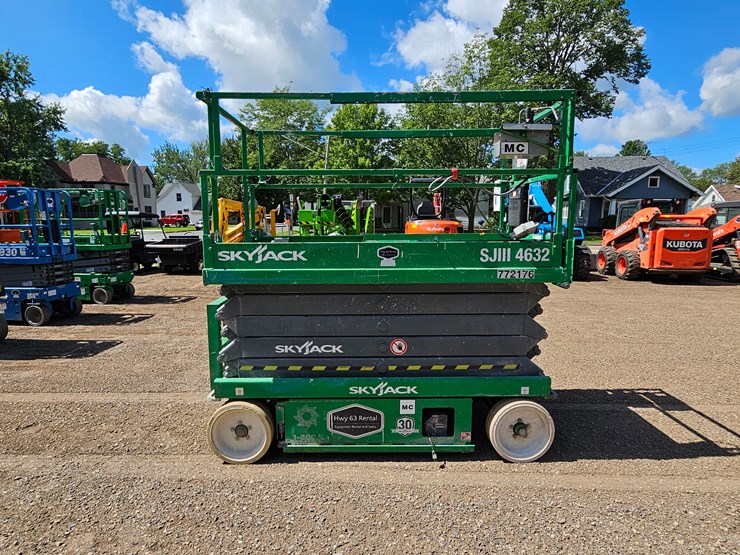 #129-•-2015-skyjack-sj-4632-scissors-lift-image-4