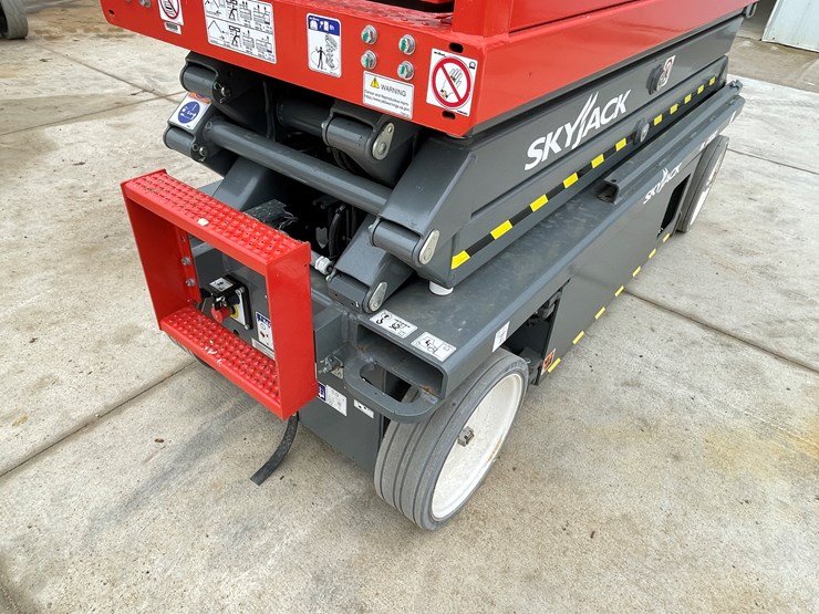 #128-•-2025-skyjack-sj3220e-scissors-lift-image-24