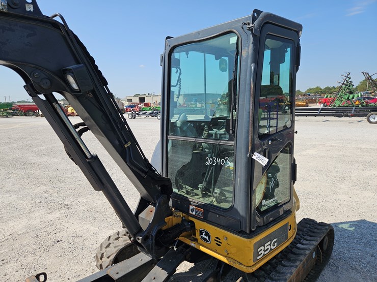 2019-deere-35g-image-22