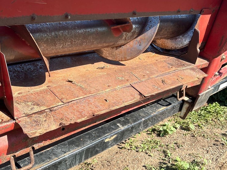 12-row-30”-corn-head-(-ih-1000-series-frame)-image-23