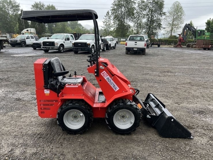 2025-agt-sda-140w-mini-skidsteer-loader-image-3