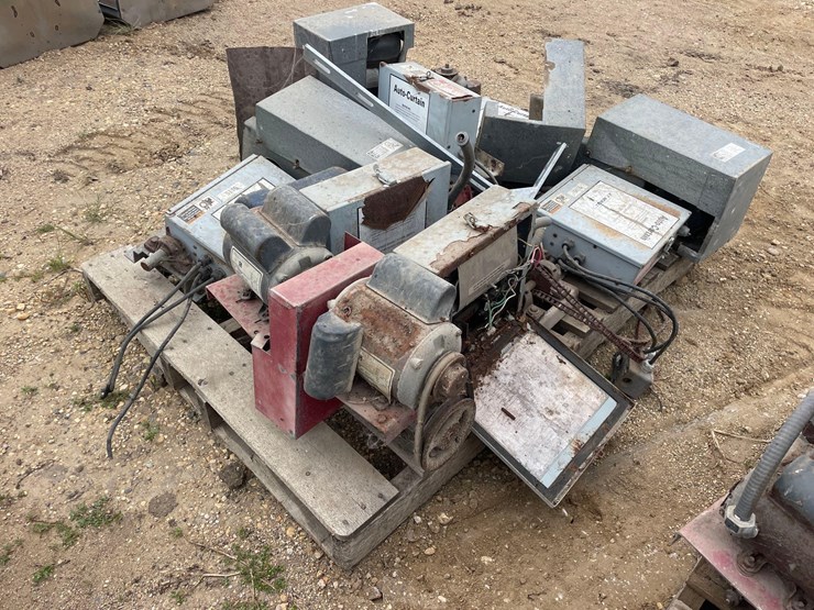 2--pallets-of-auto-curtain-motors-image-3