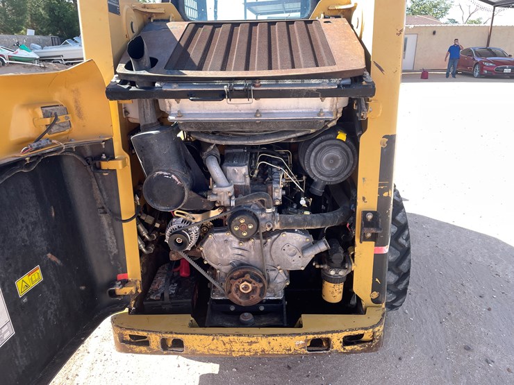 2004-caterpillar-236b-image-6