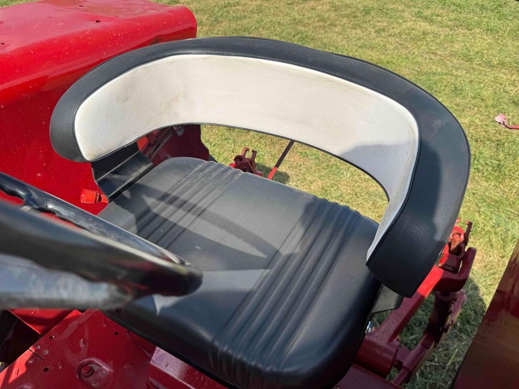 1972-ih-1468-tractor-image-22