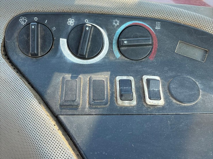 2000-case-ih-mx240-image-52