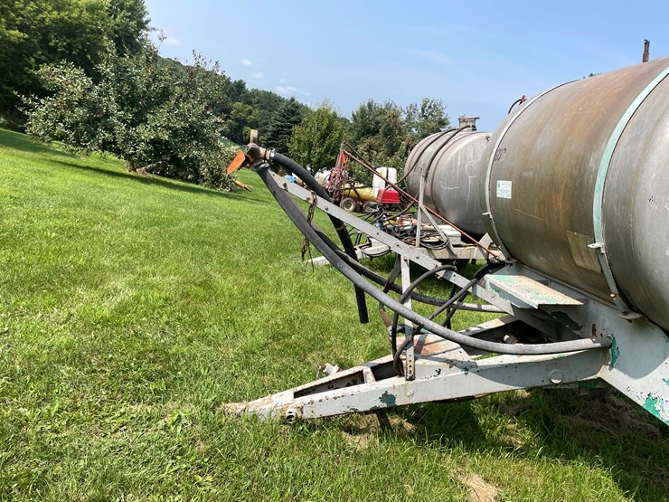 #5483-•-top-air-pull-behind-40'-sprayer-image-8
