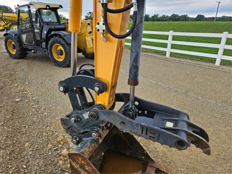 #382-•-2017-hyundia-rolex-60cr-9a-excavator-image-11