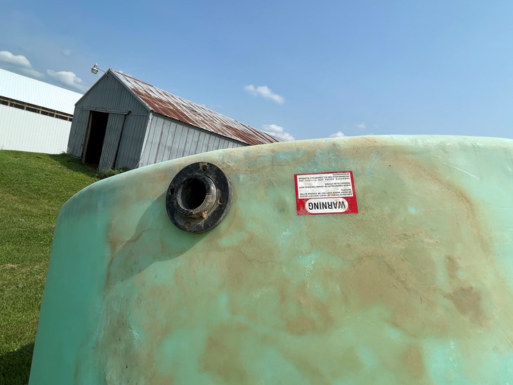 #5491-•-1000-gallon-poly-tank-image-6