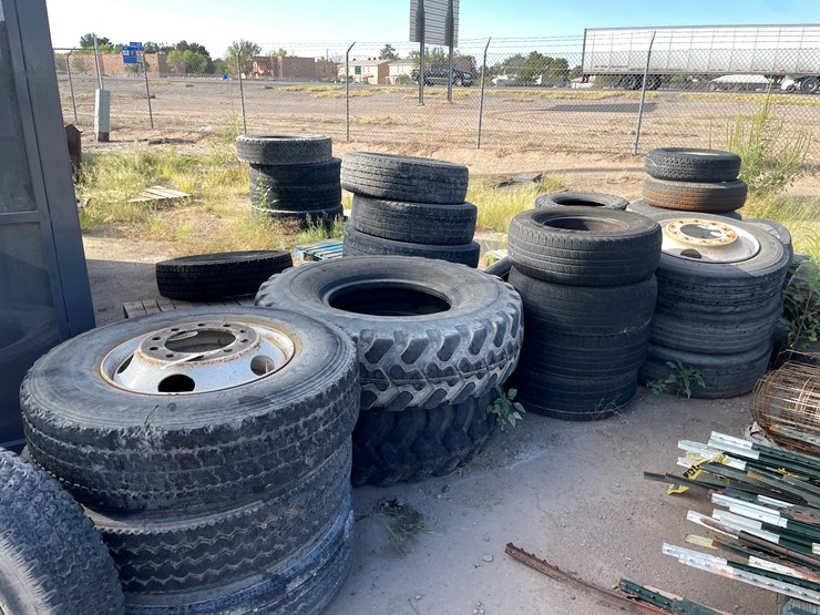 #3735-•-lot-of-tires-(las-cruces,-nm)-image-1