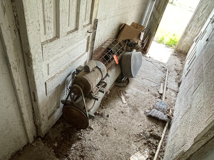 #5540-•-9'-grain-auger-image-1