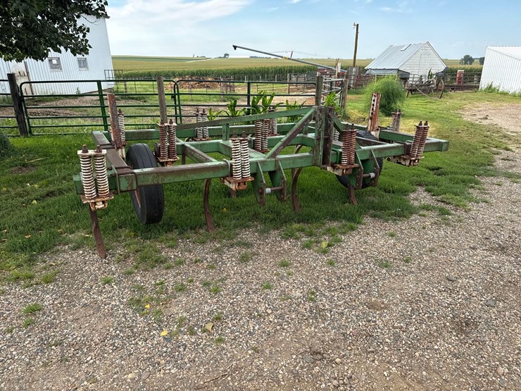 wetherell-chisel-plow-image-1