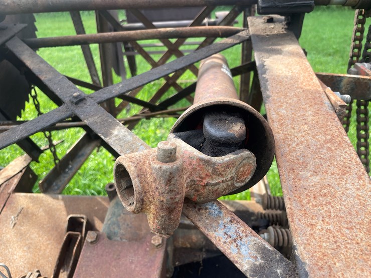 #5478-•-new-idea-pto-driven-buzz-saw-image-26
