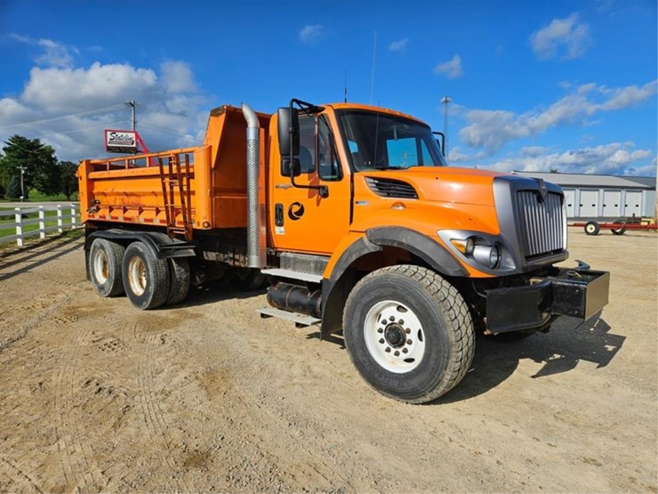#381-•-2009-ih-7500-tandem-axle-dump-truck-image-7