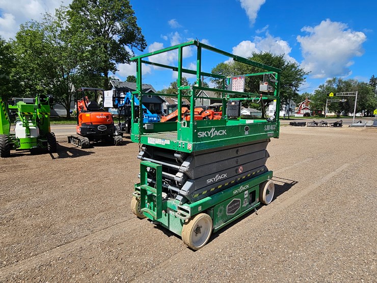 #129-•-2015-skyjack-sj-4632-scissors-lift-image-5