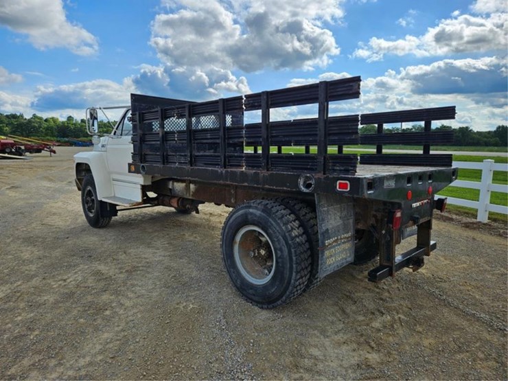 1983-ford-f800-image-3