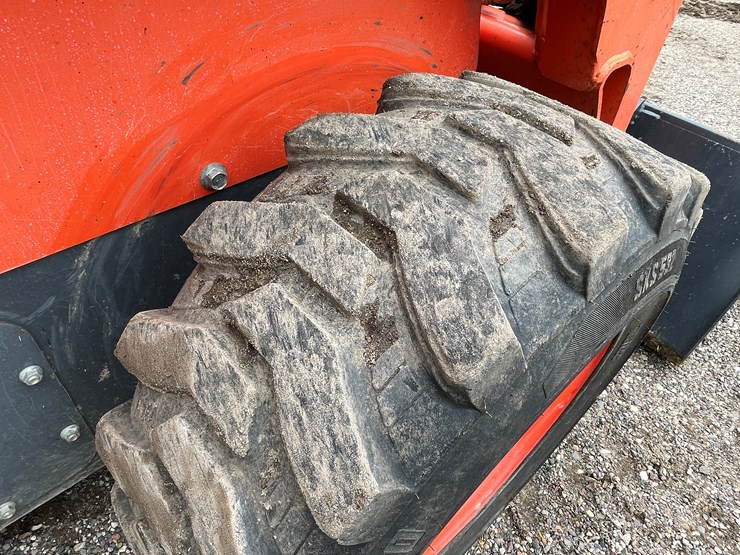 2016-kubota-ssv75-image-32