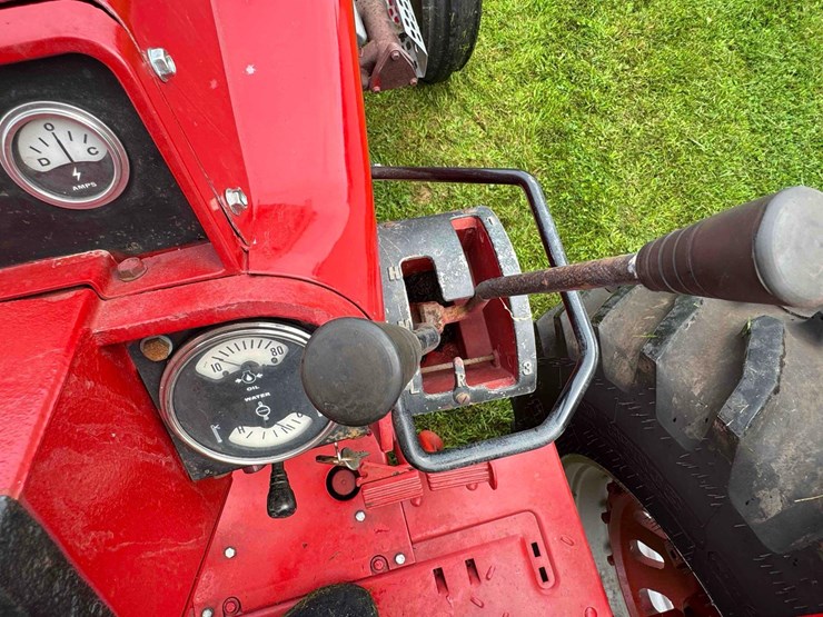 1974-ih-1568-tractor-image-28
