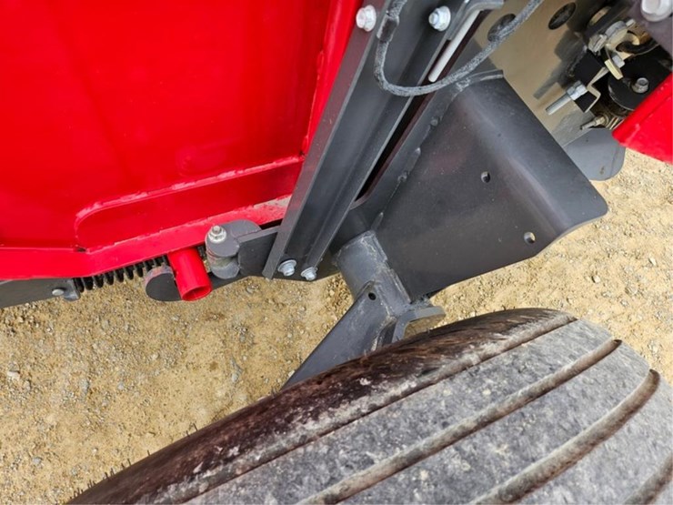 massey-ferguson-1745-image-30