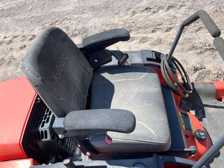 #2005-•-kubota-zero-turn-mower-image-18