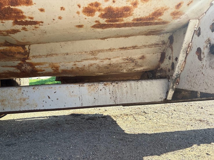 pro-twin-slinger-8030-manure-spreader-image-15