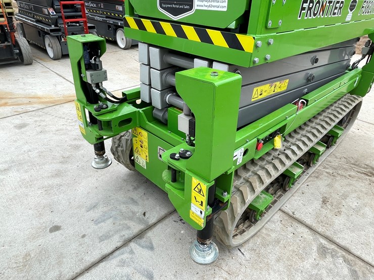 #120-•-2024-frontier-f3820tl-track-drive-scissors-lift-with-outriggers-image-11