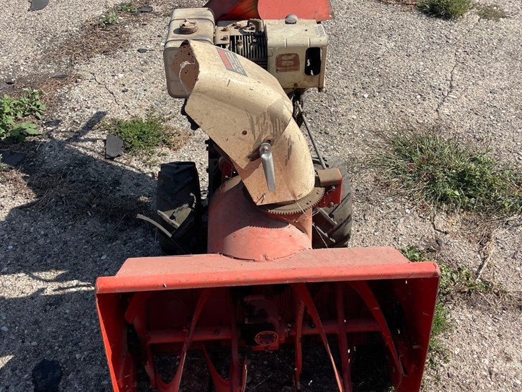 arends-26”-snowblower-image-2