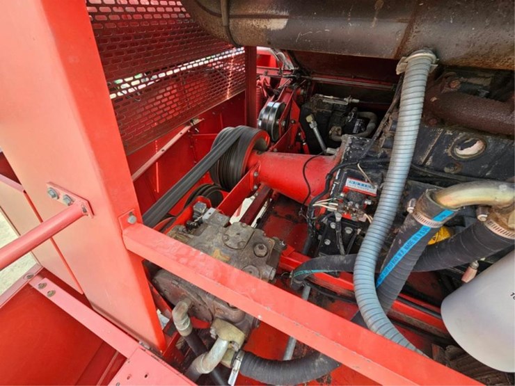 massey-ferguson-8570-image-33