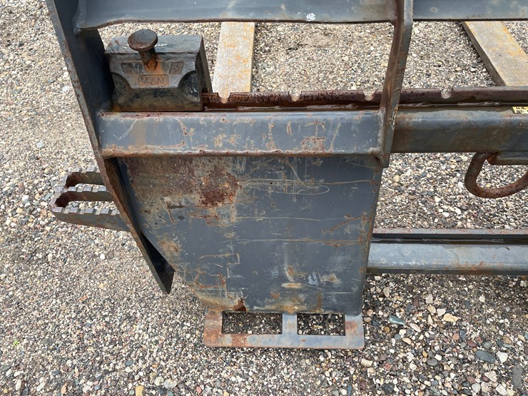 #192-•-bradco-skid-steer-mount-pallet-forks-image-12