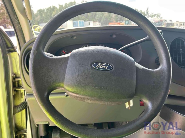 2008-ford-cargo-image-13