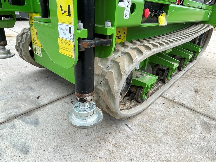 #120-•-2024-frontier-f3820tl-track-drive-scissors-lift-with-outriggers-image-13